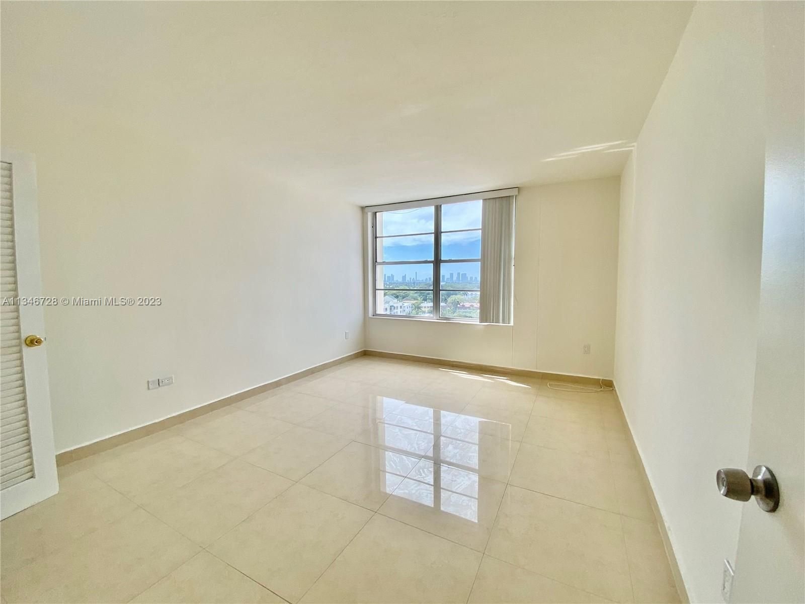 Real estate property located at 2899 Collins Ave #1148, Miami-Dade County, Miami Beach, FL