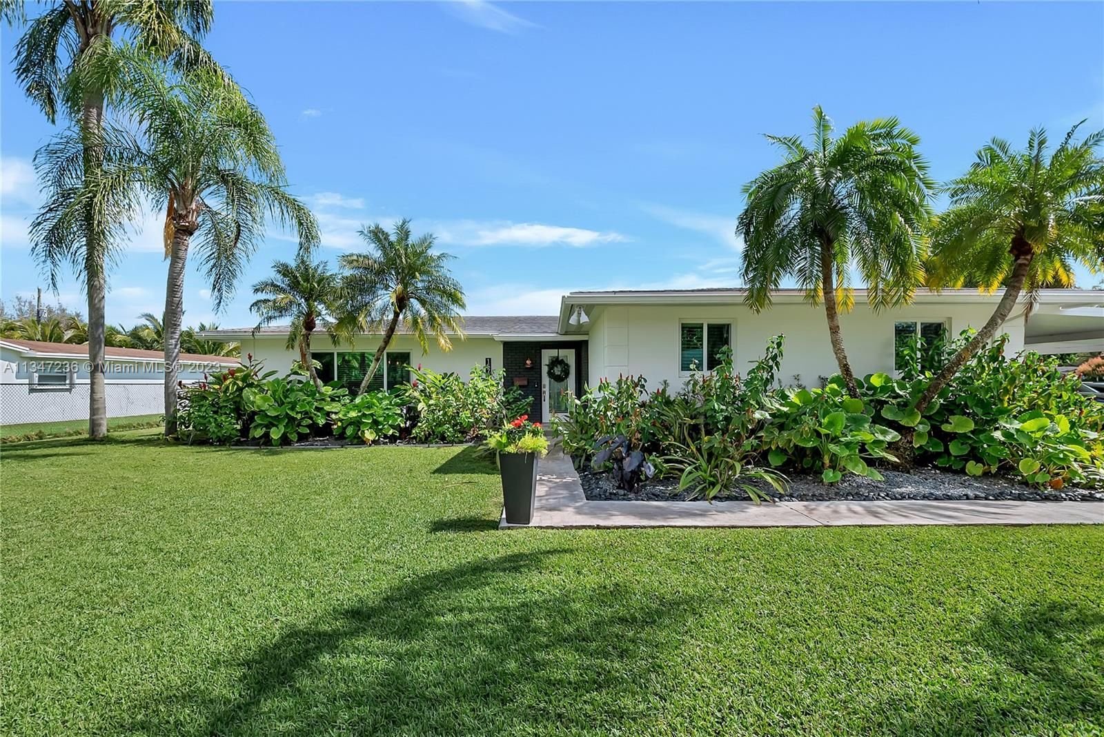 Real estate property located at 15725 89th Ave, Miami-Dade County, Palmetto Bay, FL