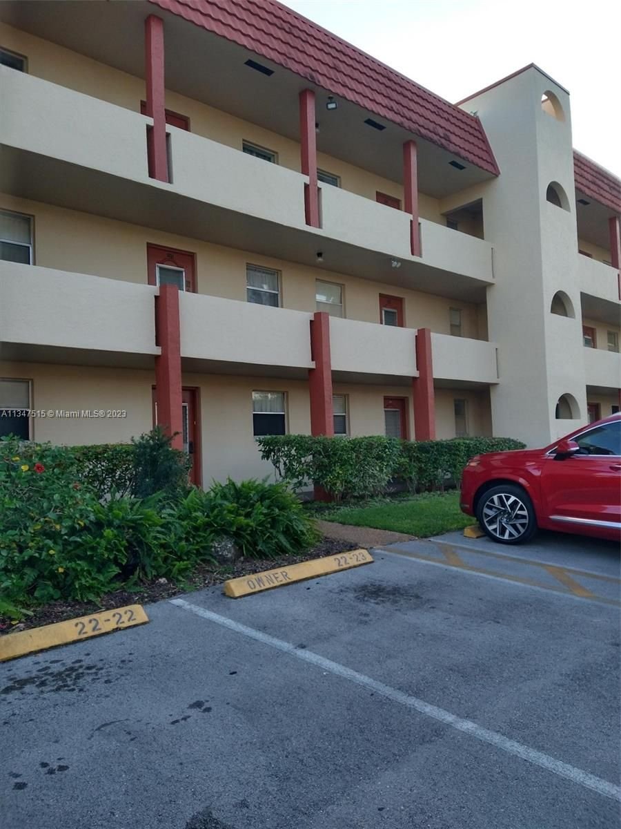 Real estate property located at 3091 Sunrise Lakes Dr #210, Broward County, Sunrise, FL