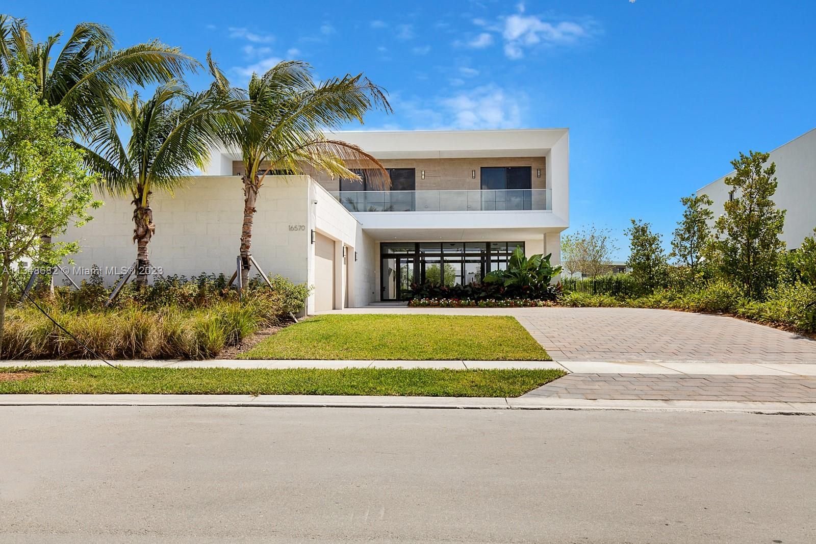 Real estate property located at 16570 Sunset Way, Broward County, Weston, FL
