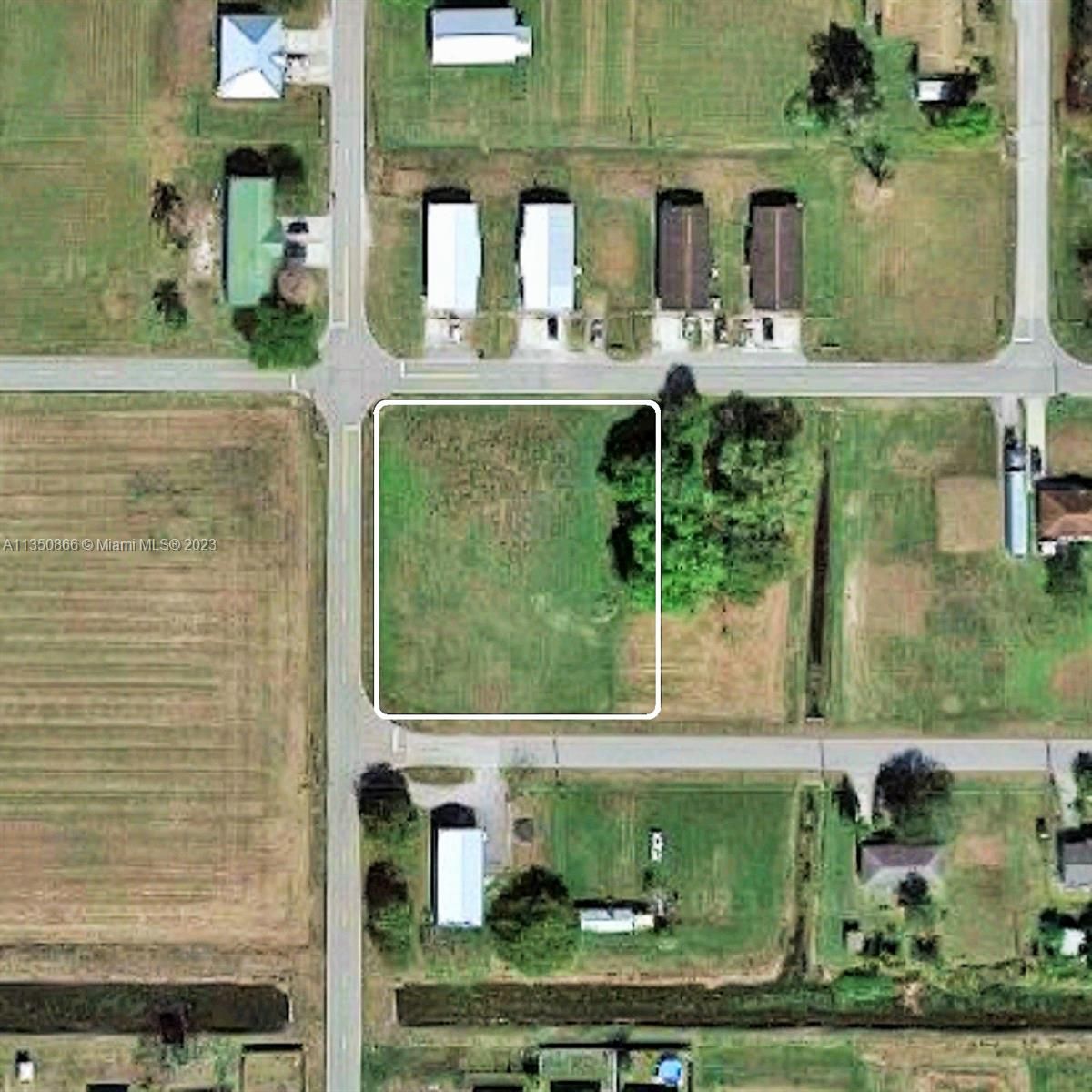 Real estate property located at 598 Avenue R, Glades County, Moore Haven, FL