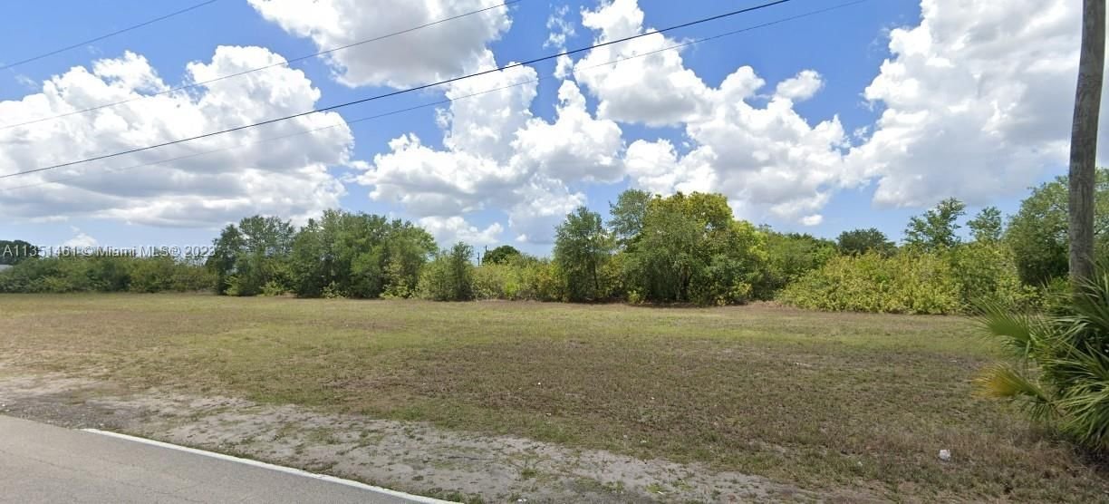 Real estate property located at 1702 10th Pl, Lee County, Cape Coral, FL