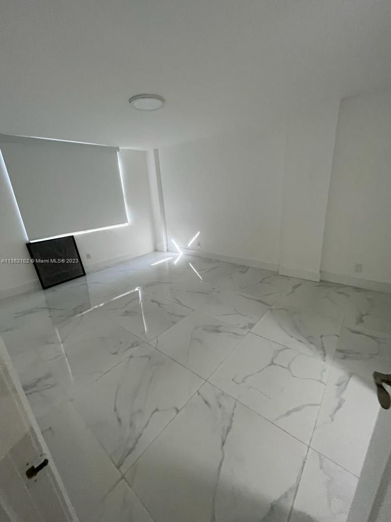 Real estate property located at 4301 Collins Ave #304, Miami-Dade County, Miami Beach, FL