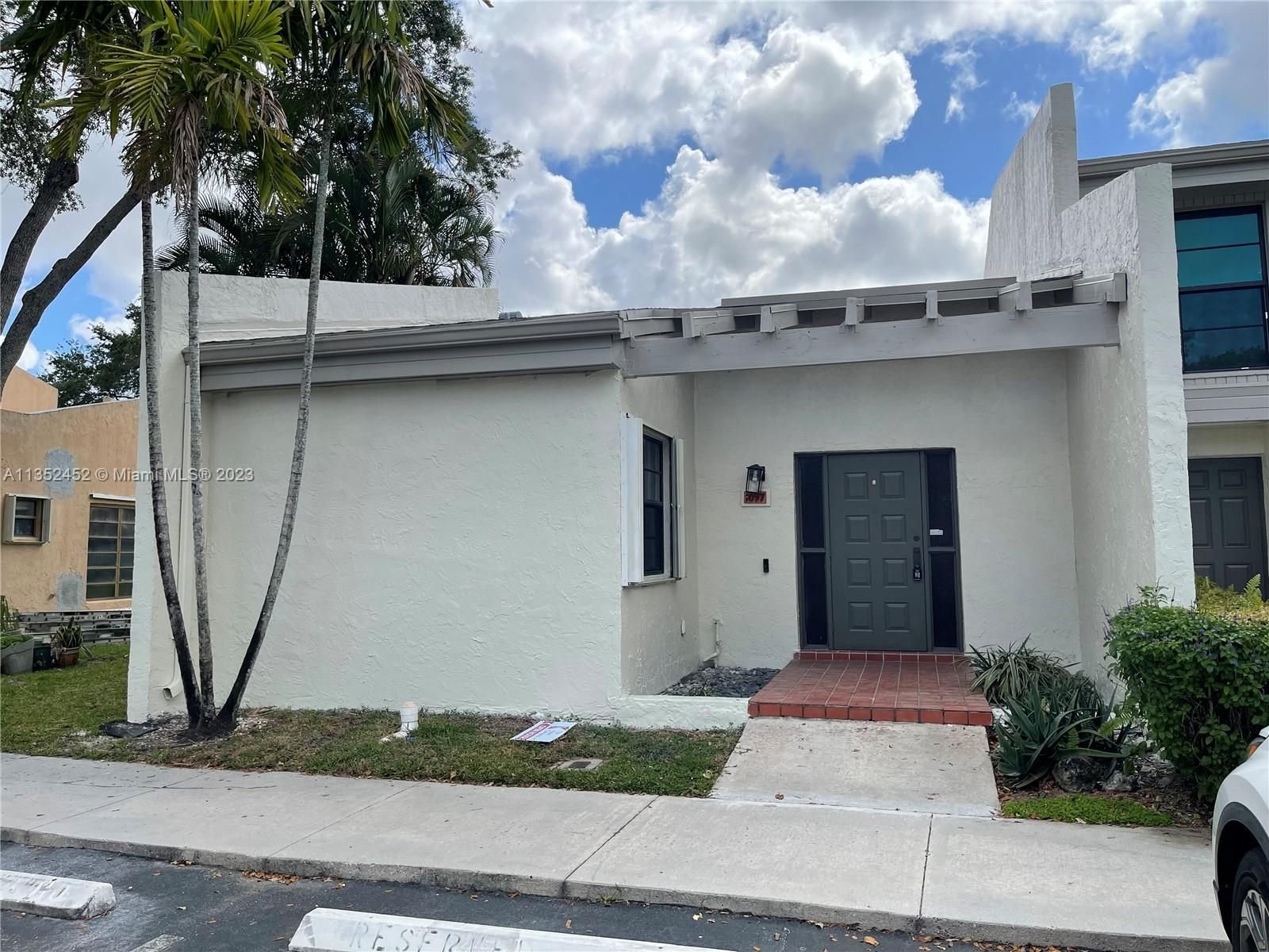 Real estate property located at 1097 98th Ter #110, Broward County, Pembroke Pines, FL