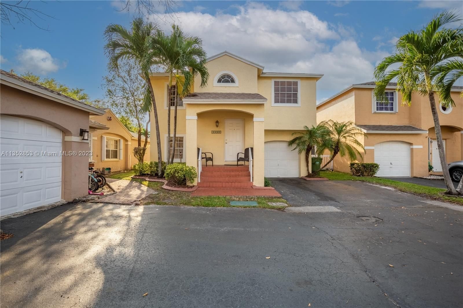 Real estate property located at 11725 12th St, Broward County, Pembroke Pines, FL