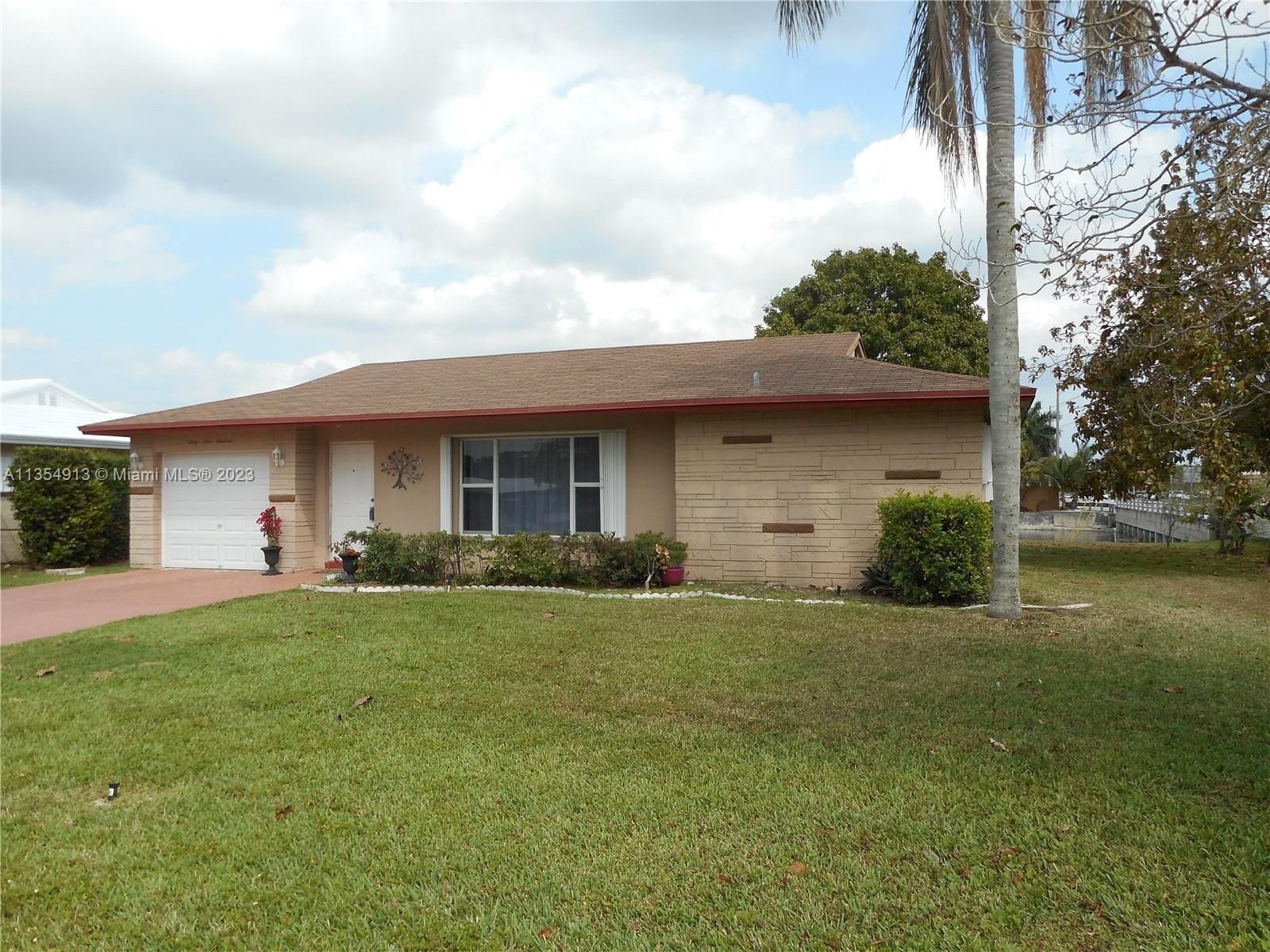 Real estate property located at 6900 89th Ave, Broward County, Tamarac, FL
