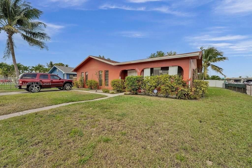 Real estate property located at 3705 165th St, Miami-Dade County, Miami Gardens, FL