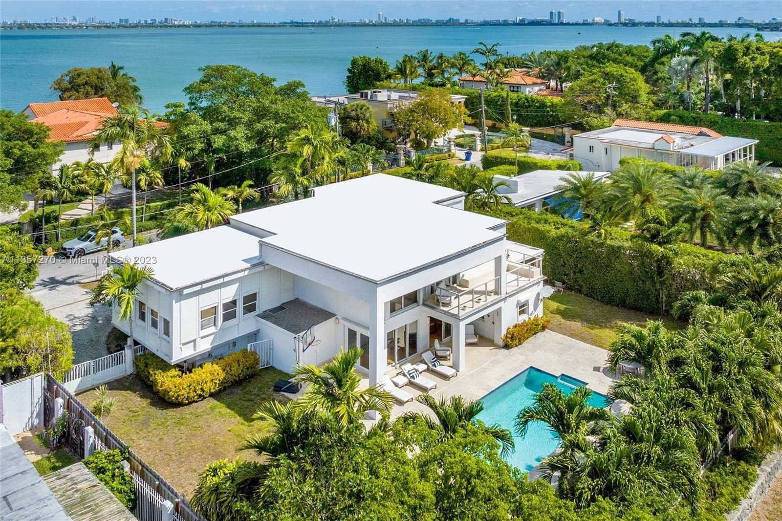 Real estate property located at 900 Venetian Dr, Miami-Dade County, Miami, FL