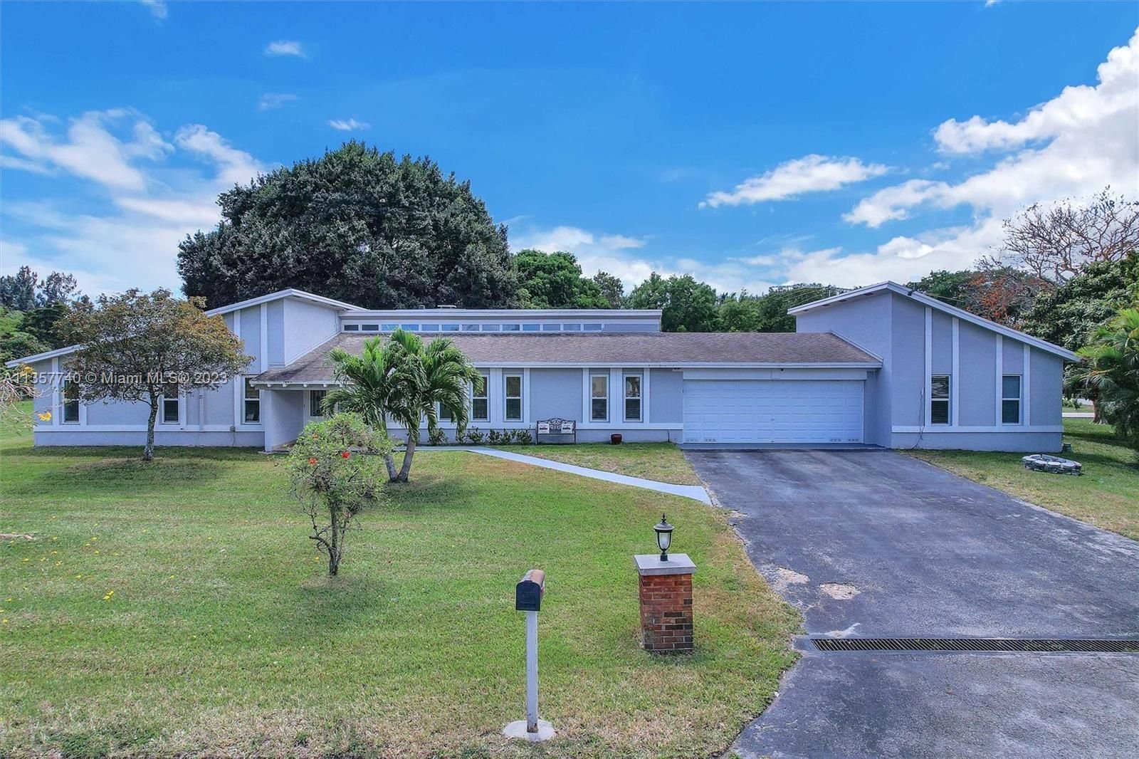 Real estate property located at 14100 27th Ct, Broward County, Davie, FL
