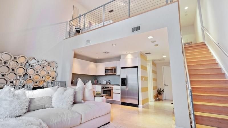 Real estate property located at 1050 Brickell Ave #806, Miami-Dade County, Miami, FL