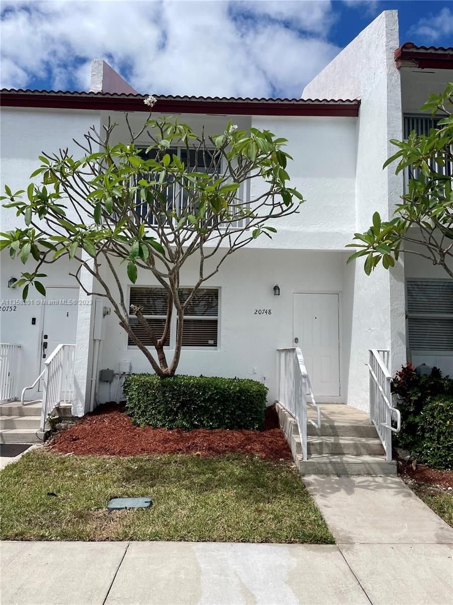 Real estate property located at 20748 82nd Ave, Miami-Dade County, Cutler Bay, FL