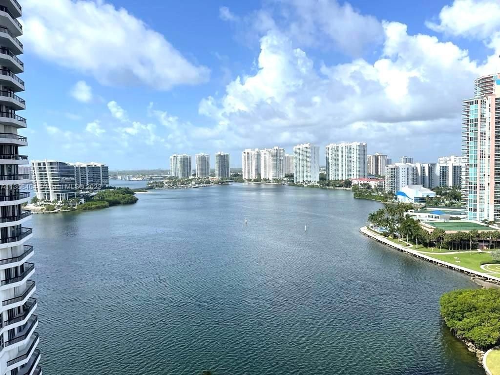 Real estate property located at 3530 Mystic Pointe Dr #1905, Miami-Dade County, Aventura, FL