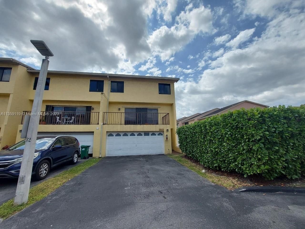 Real estate property located at 8689 154th Cir Pl #1I, Miami-Dade County, Miami, FL