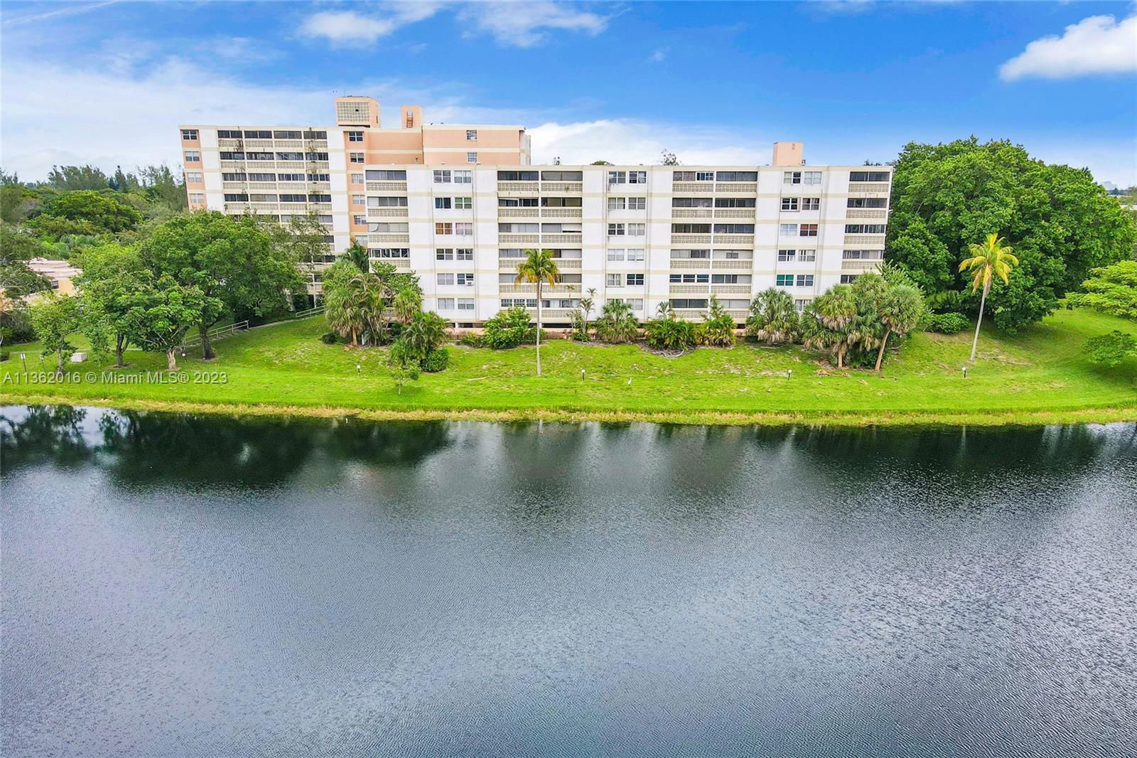 Real estate property located at 3301 Spanish Moss Ter #904, Broward County, Lauderhill, FL