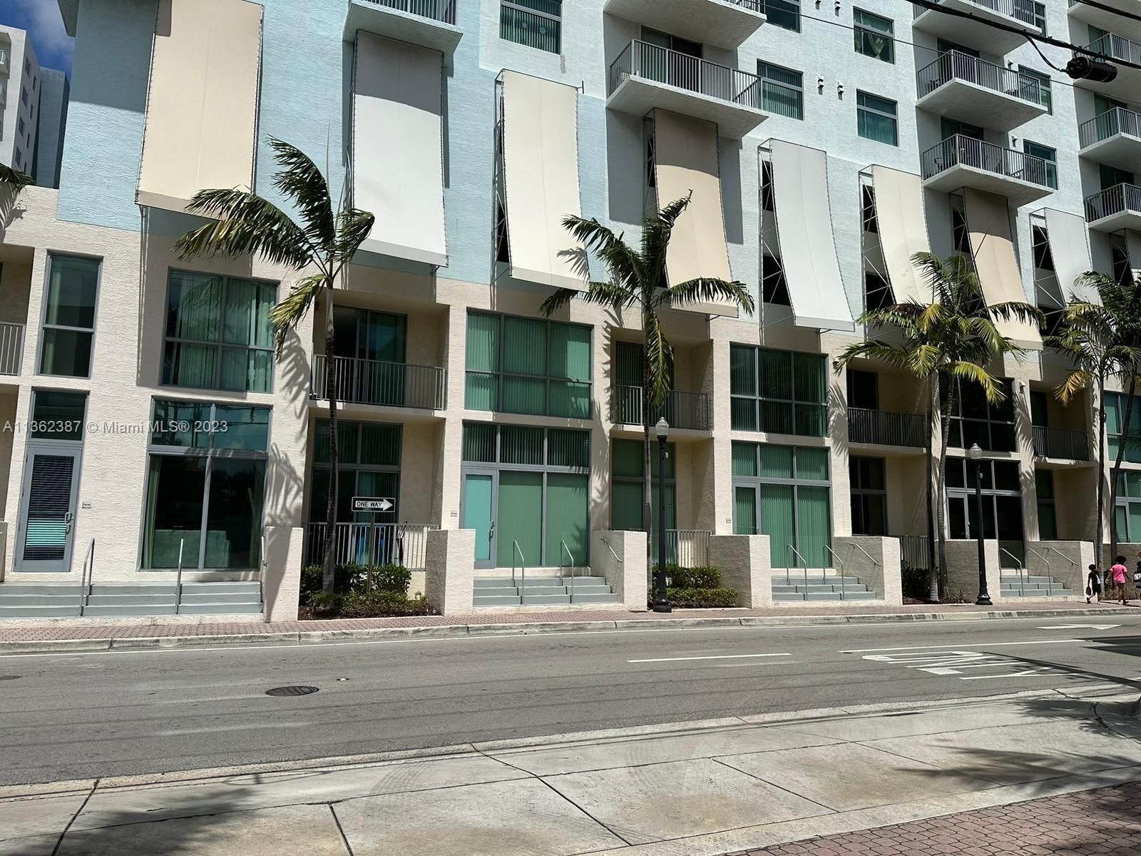 Real estate property located at 140 Dixie Hwy TH101, Broward County, Hollywood, FL