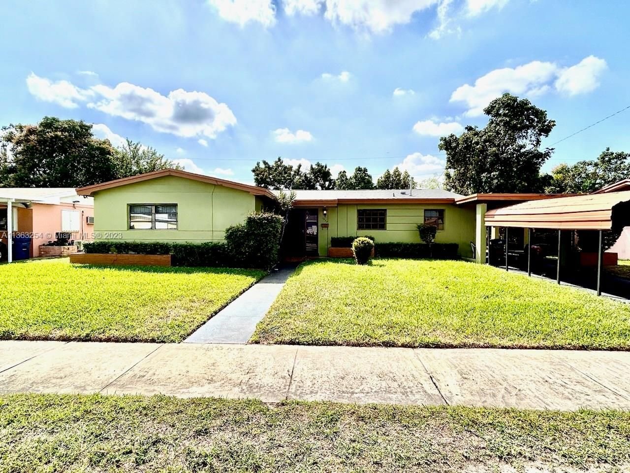 Real estate property located at 1970 189th Ter, Miami-Dade County, Miami Gardens, FL