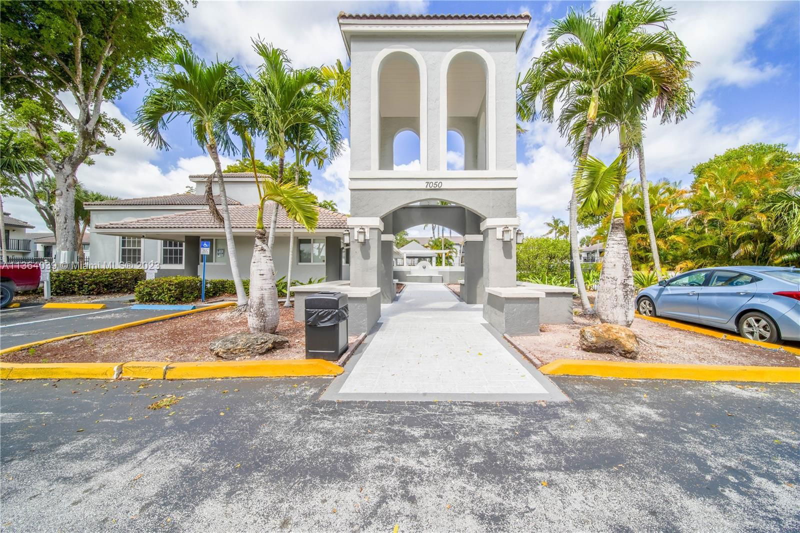 Real estate property located at 7060 179th St #207, Miami-Dade County, Hialeah, FL