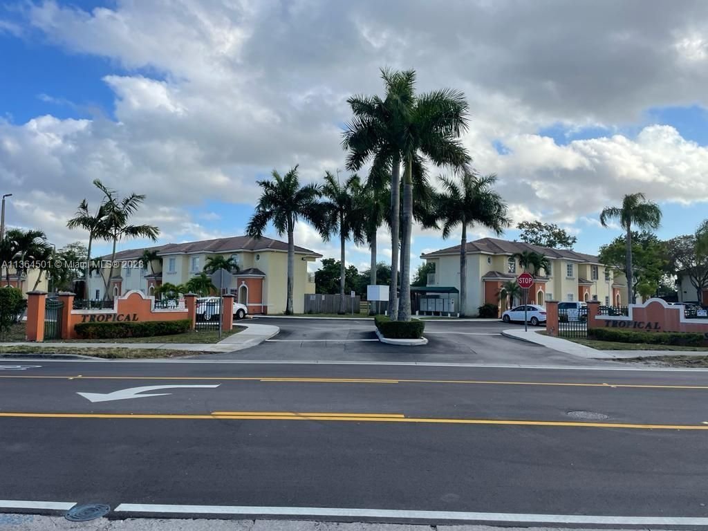 Real estate property located at 7250 174th Ter #101, Miami-Dade County, Hialeah, FL
