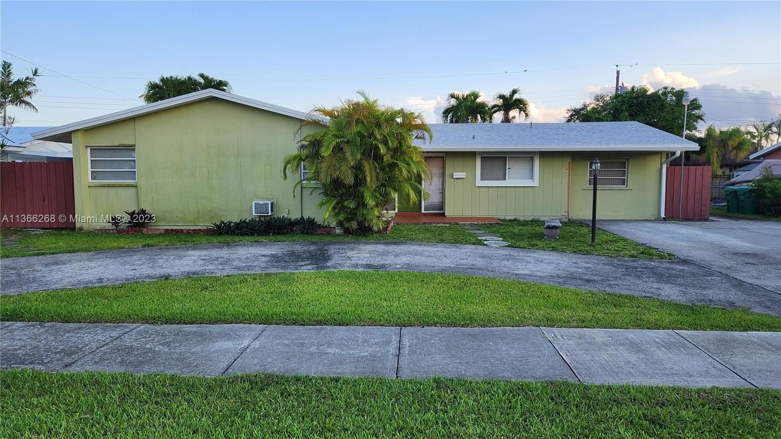 Real estate property located at 12310 40th St, Miami-Dade County, Miami, FL