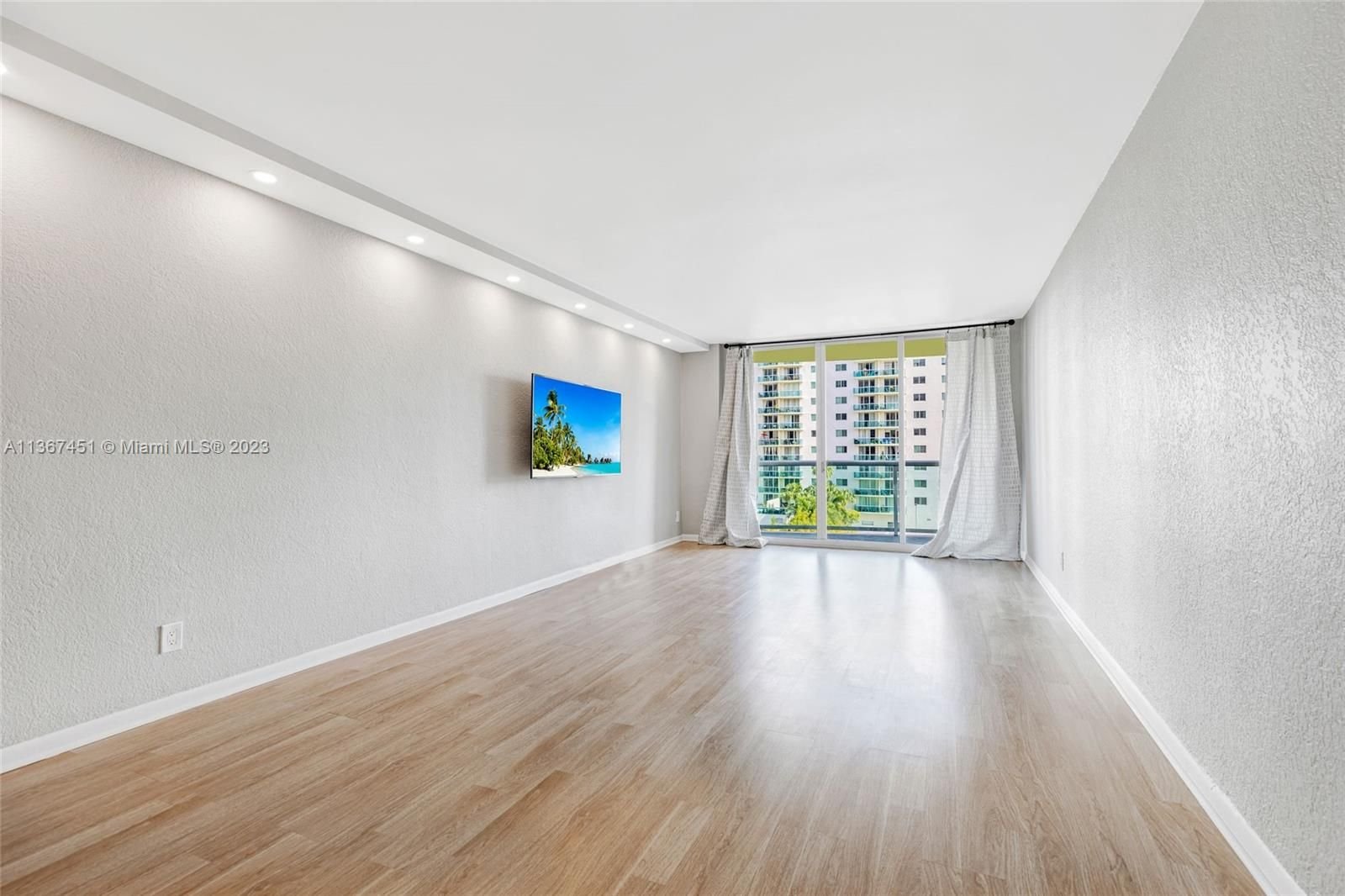 Real estate property located at 19390 Collins Ave #506, Miami-Dade County, Sunny Isles Beach, FL