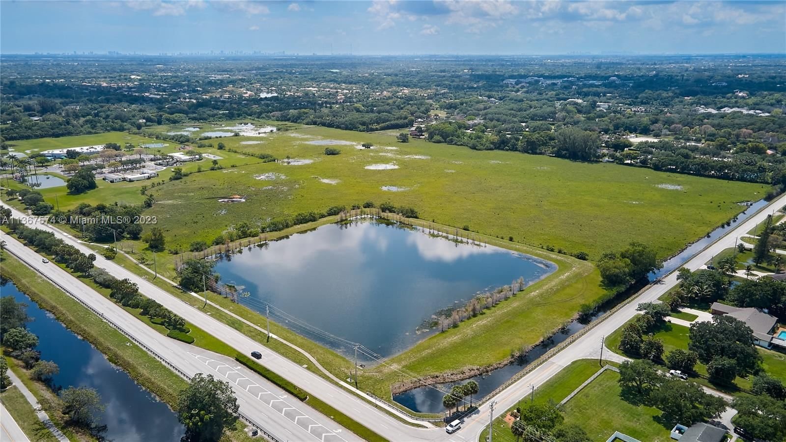 Real estate property located at 13900 Griffin Rd, Broward County, Southwest Ranches, FL