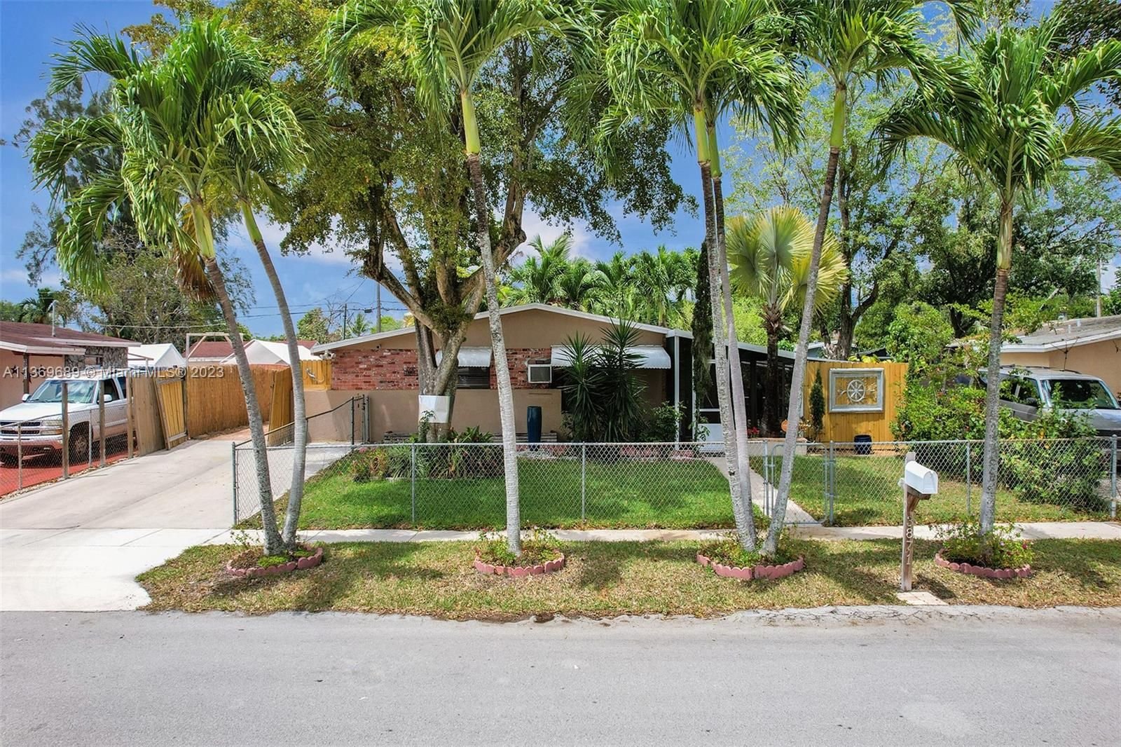 Real estate property located at 3871 59th Ter, Broward County, Davie, FL