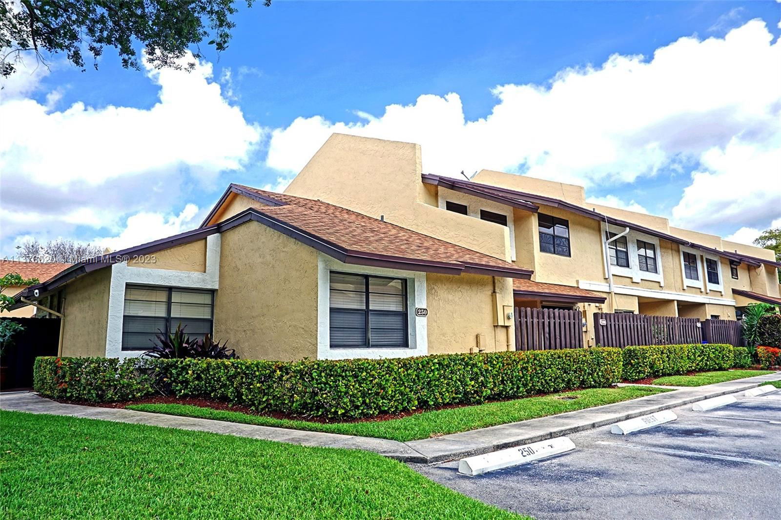Real estate property located at 250 97th Ave, Broward County, Pembroke Pines, FL