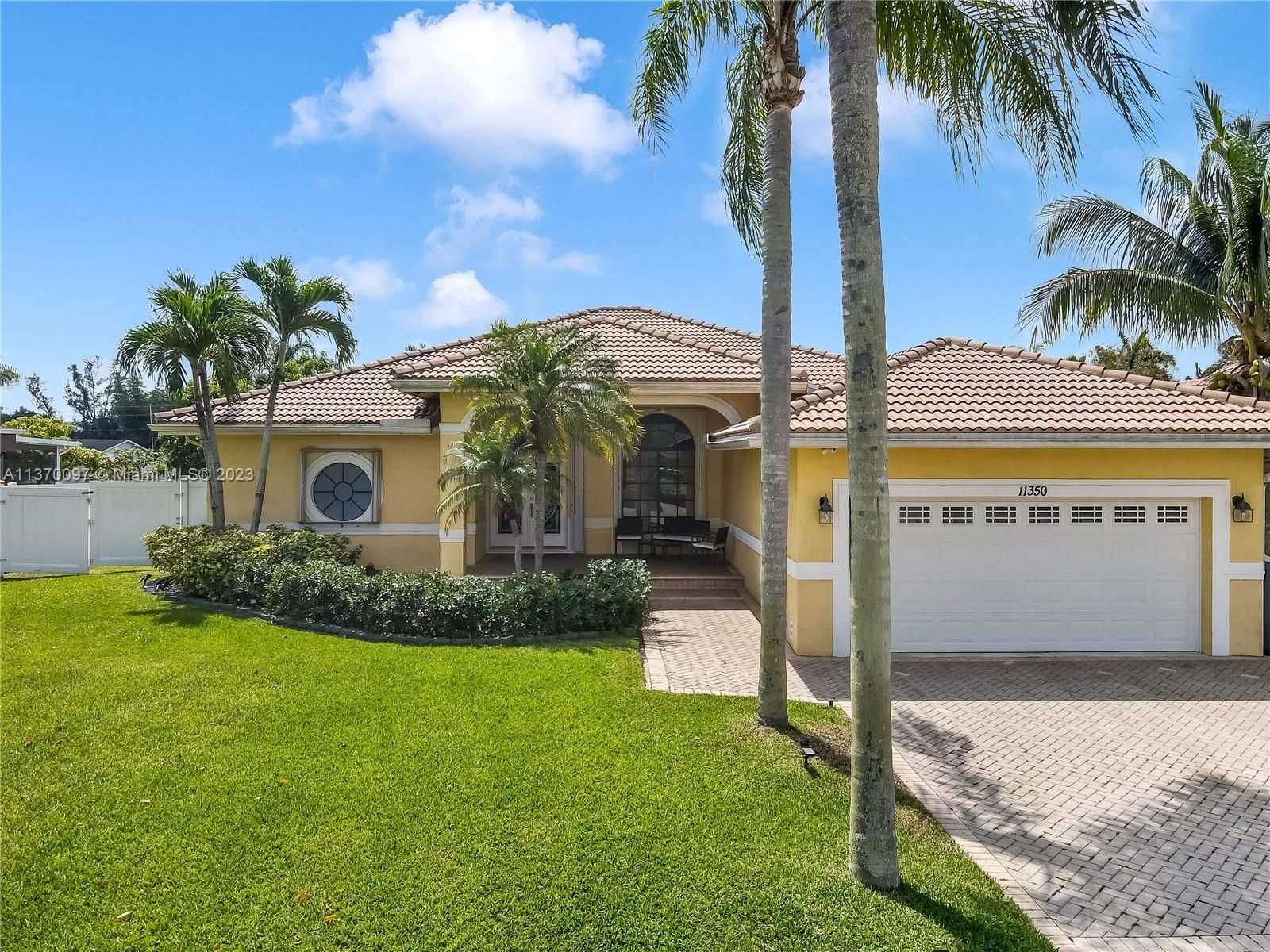Real estate property located at 11350 23rd St, Broward County, Plantation, FL