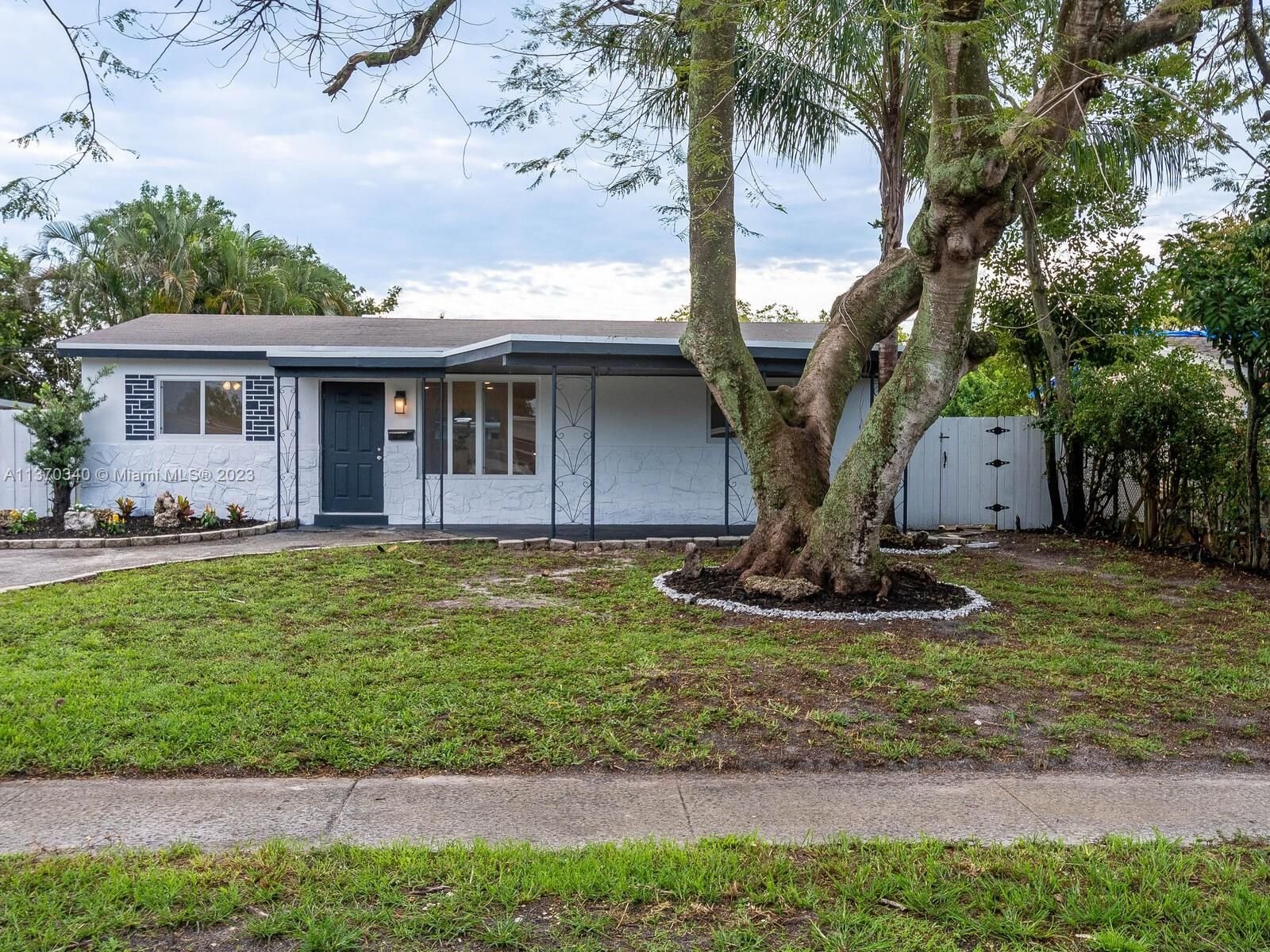 Real estate property located at 1131 75th Ave, Broward County, Hollywood, FL