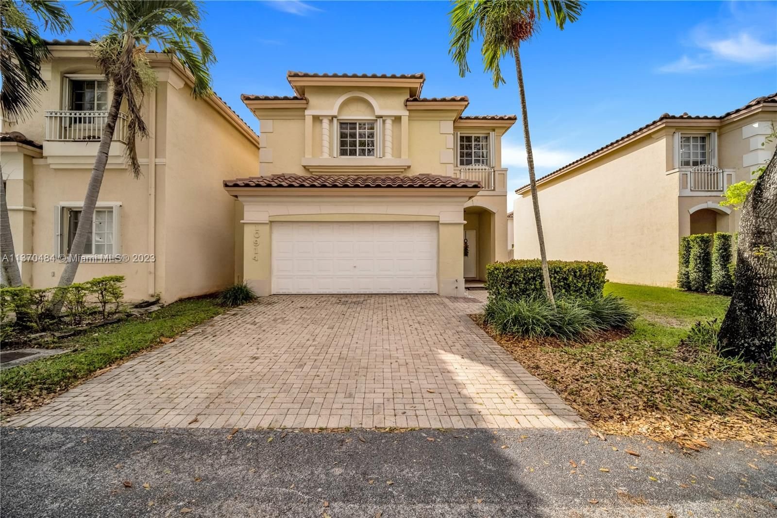Real estate property located at 10914 67th Ter, Miami-Dade County, Doral, FL