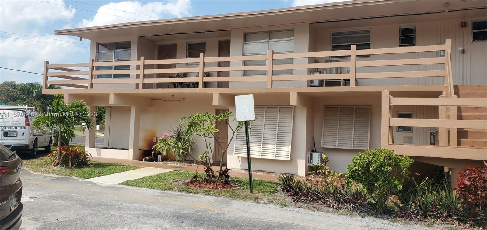 Real estate property located at 3000 43rd Ter #107, Broward County, Lauderdale Lakes, FL