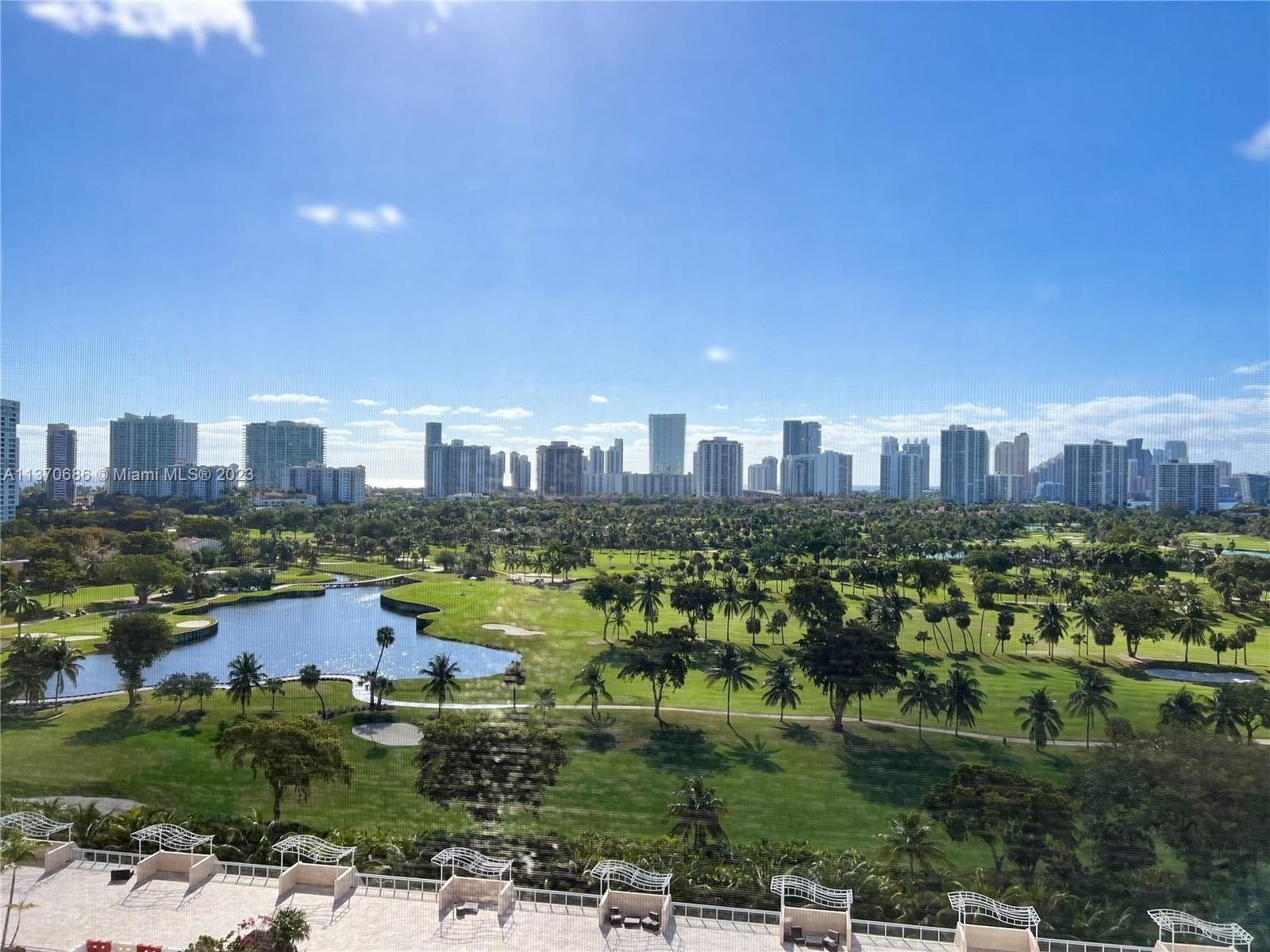 Real estate property located at 20301 Country Club Dr #1527, Miami-Dade County, Aventura, FL