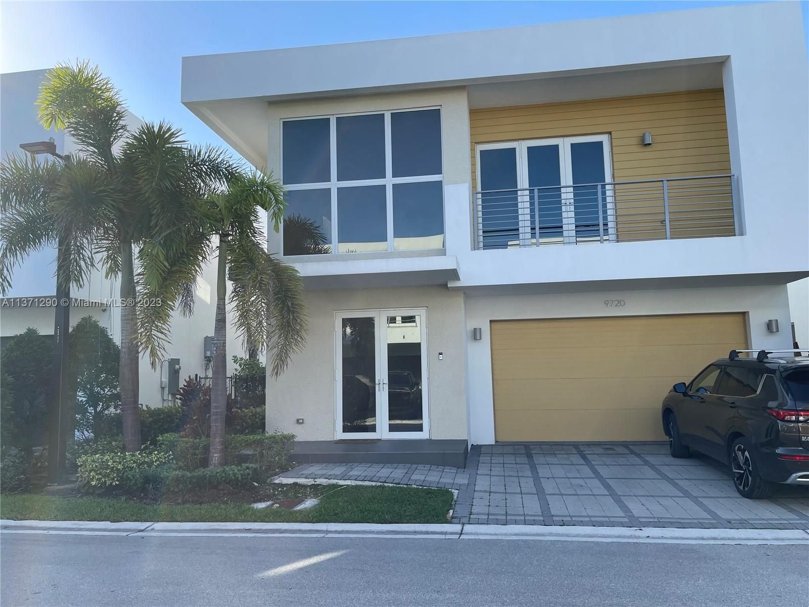Real estate property located at 9720 74th Ter, Miami-Dade County, Doral, FL