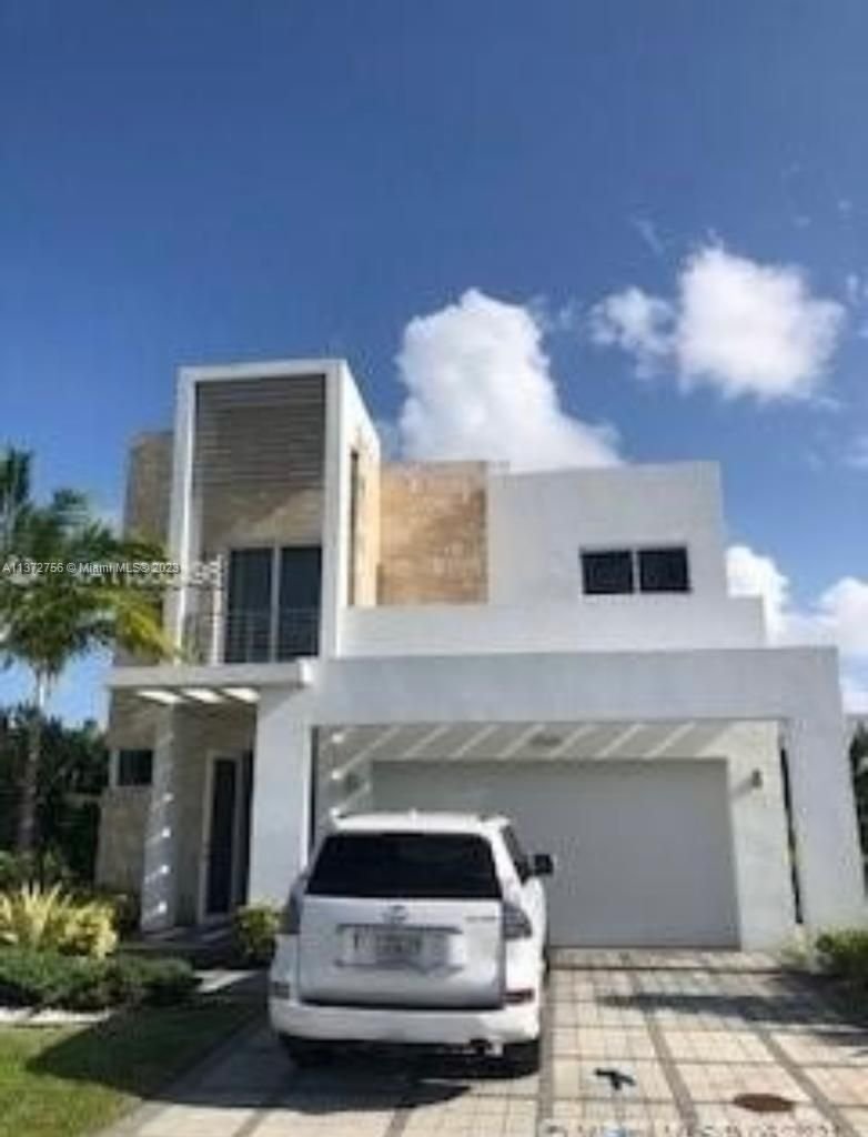 Real estate property located at 10342 67th Ter, Miami-Dade County, Doral, FL