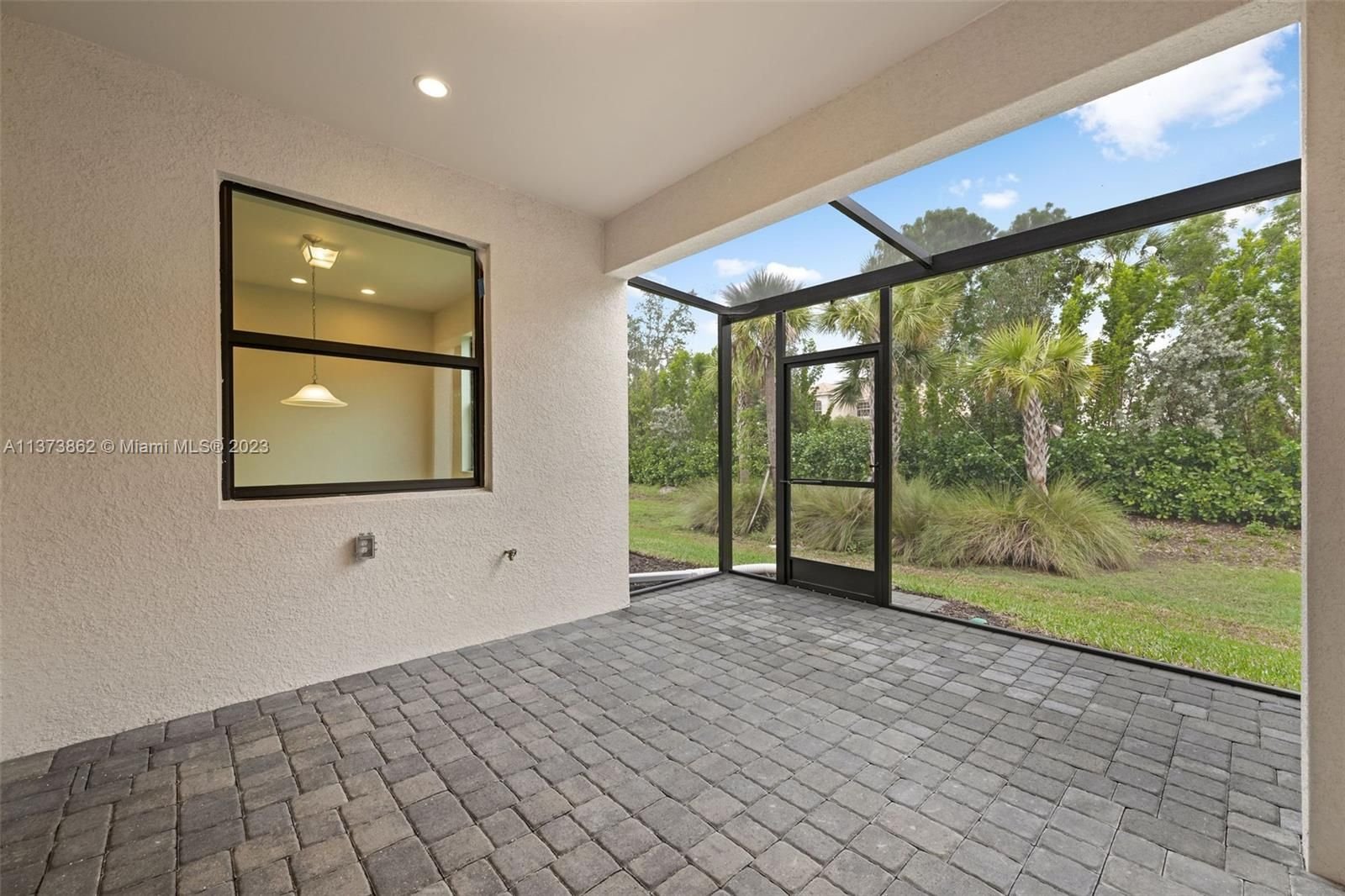Real estate property located at 13053 Pembroke Drive, Collier County, Naples, FL
