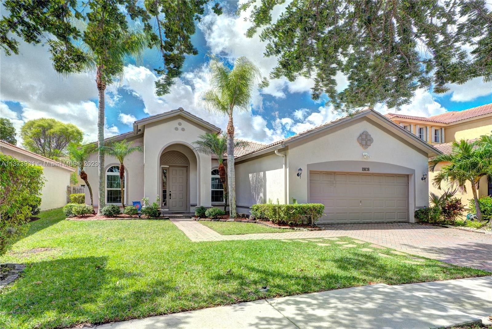 Real estate property located at 19138 Stonebrook St, Broward County, Weston, FL