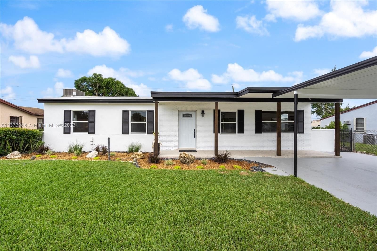 Real estate property located at 16500 17th Pl, Miami-Dade County, Miami Gardens, FL