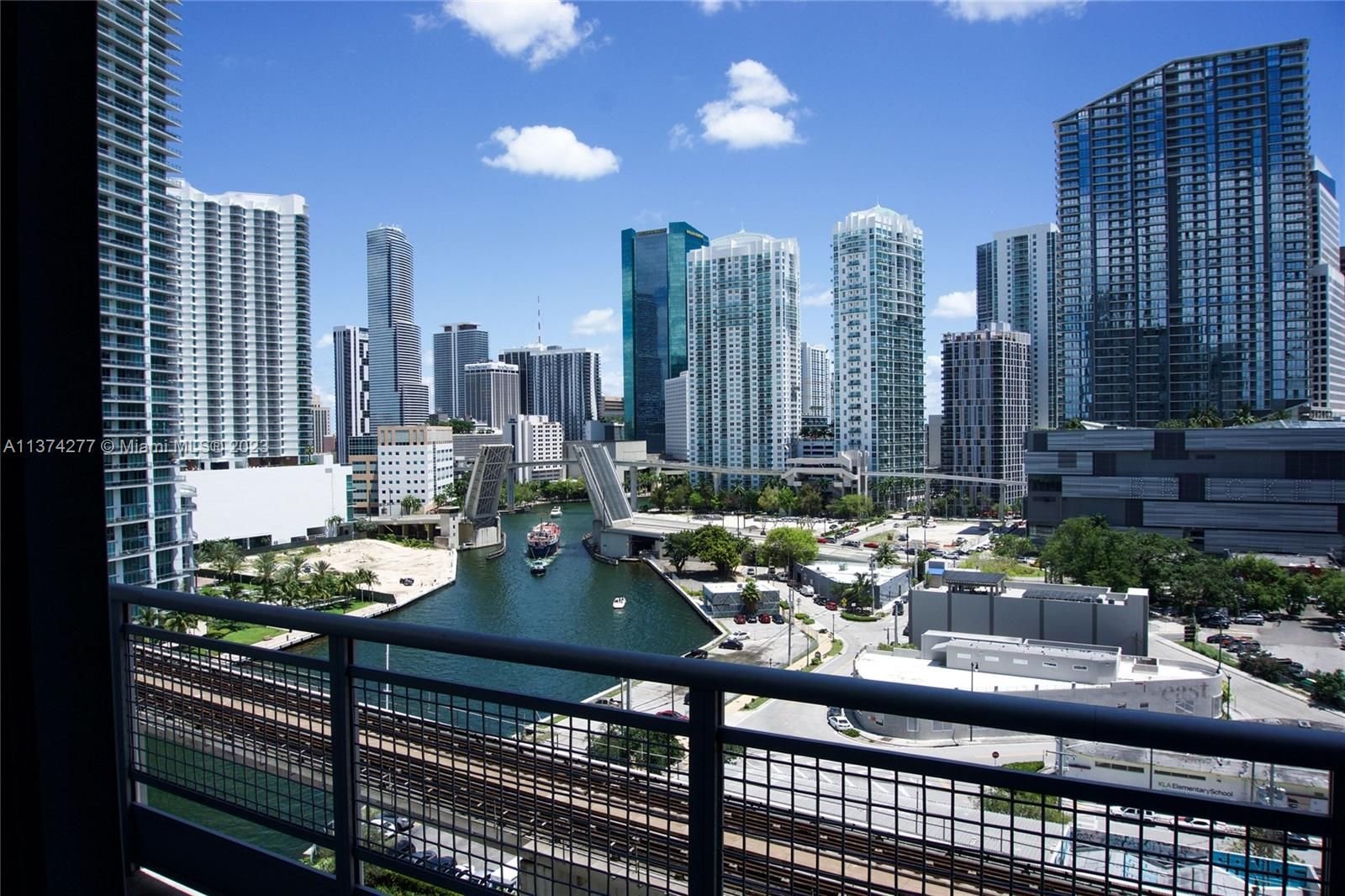Real estate property located at 690 1st Ct #1518, Miami-Dade County, Miami, FL