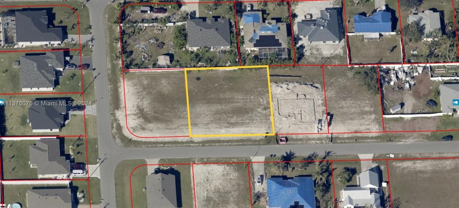 Real estate property located at 607 7 St, Cape Coral, Lee County, Cape Coral, FL