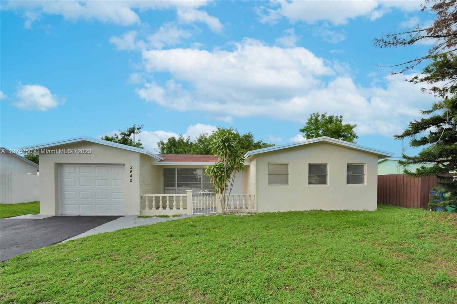 Real estate property located at 2640 42nd Ter, Broward County, Lauderhill, FL