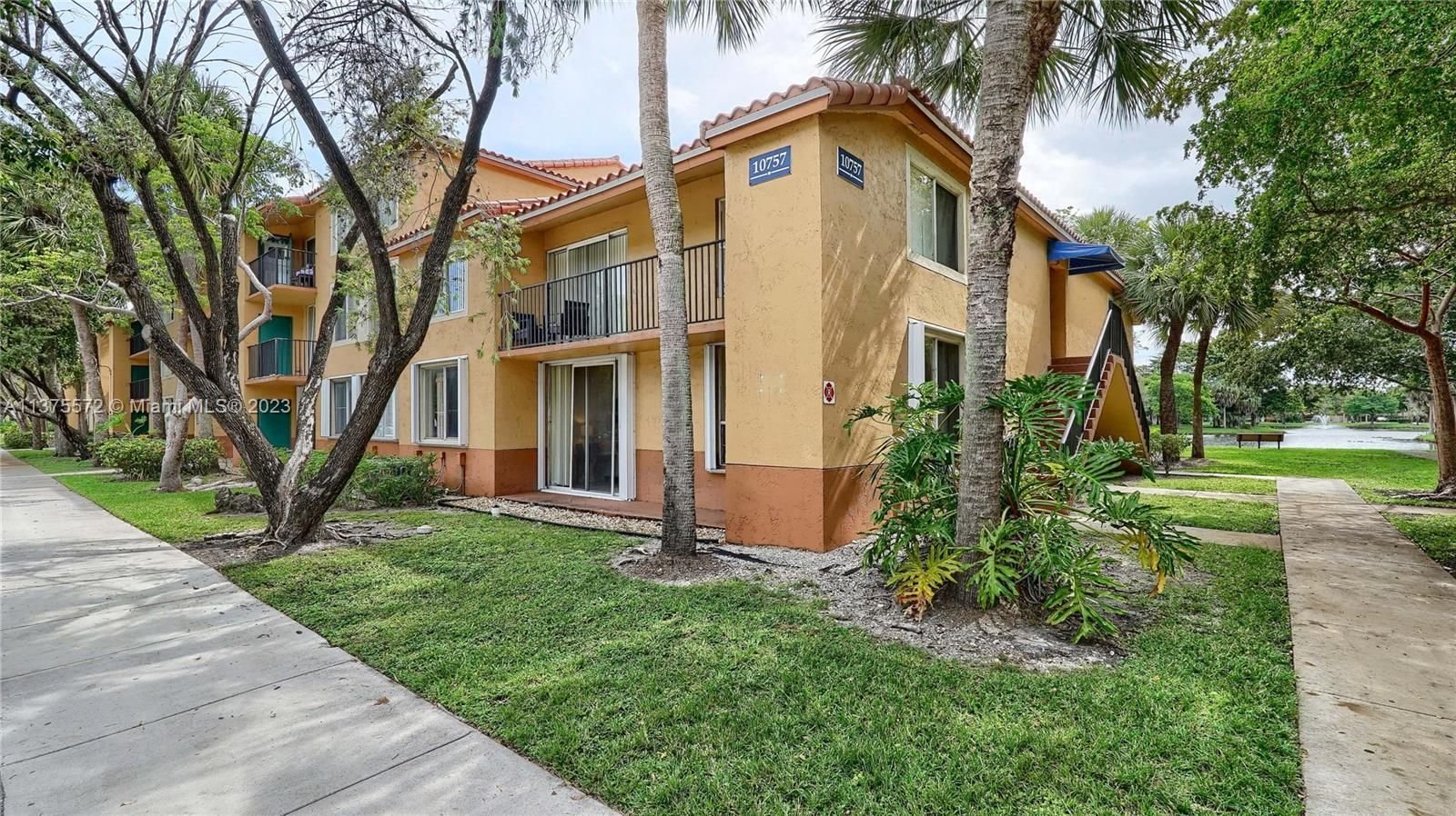 Real estate property located at 10757 Cleary Blvd #111, Broward County, Plantation, FL