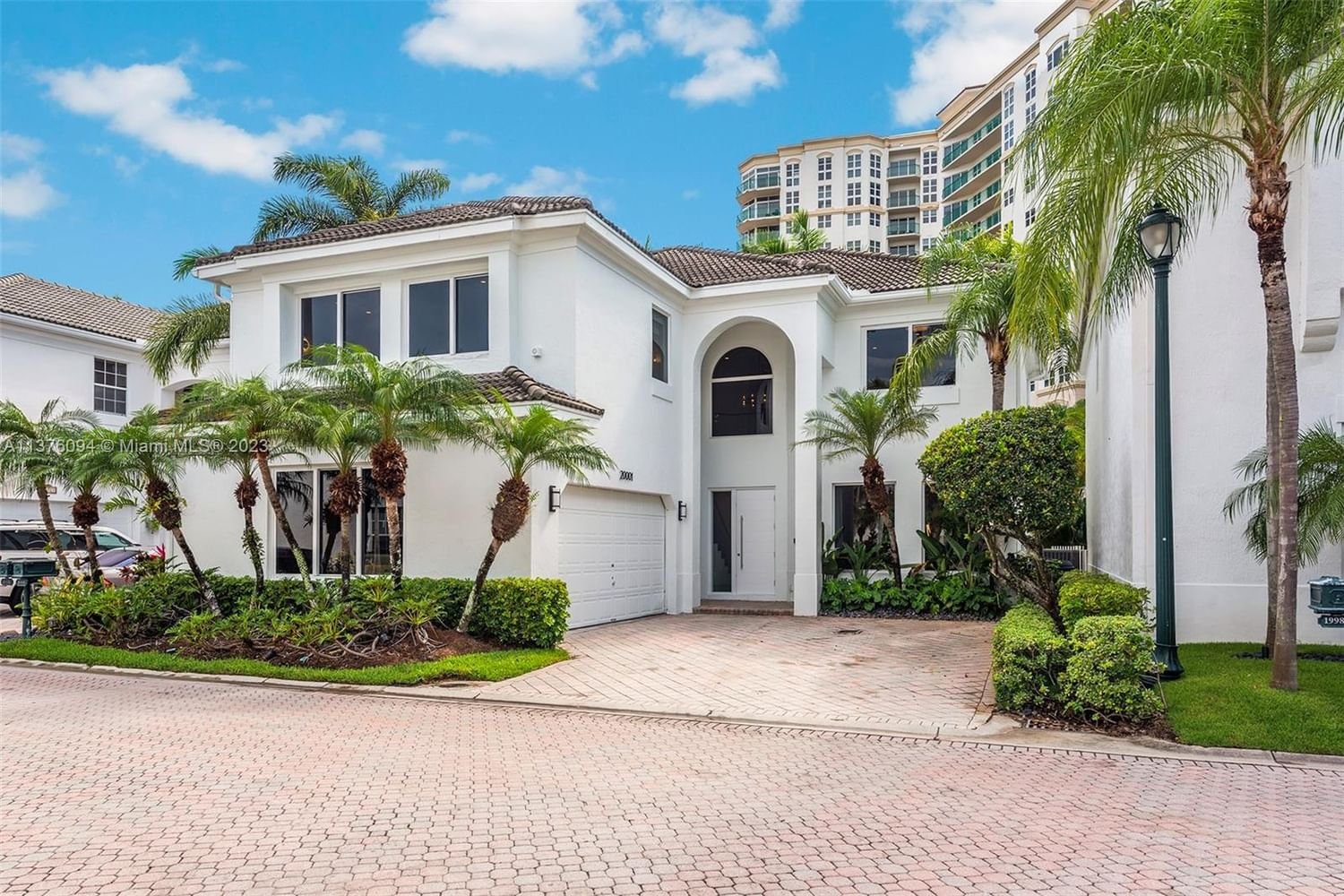 Real estate property located at 20001 37th Ct, Miami-Dade County, Aventura, FL