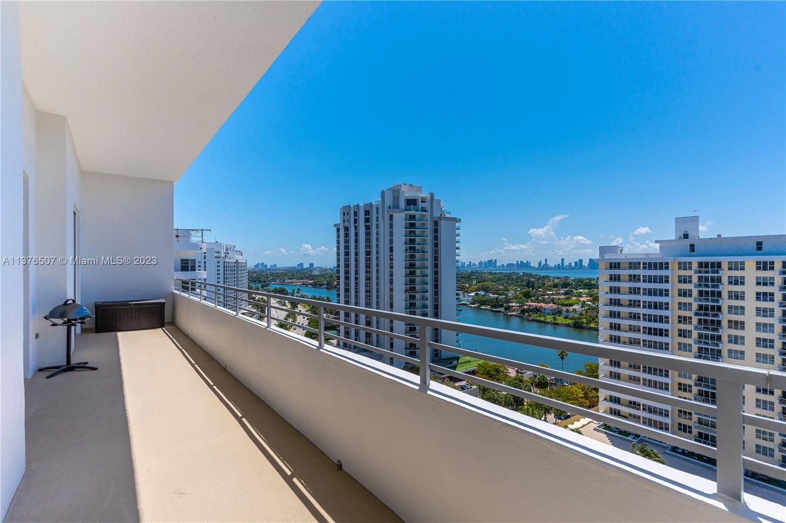 Real estate property located at 5555 Collins Ave #17Y, Miami-Dade County, Miami Beach, FL