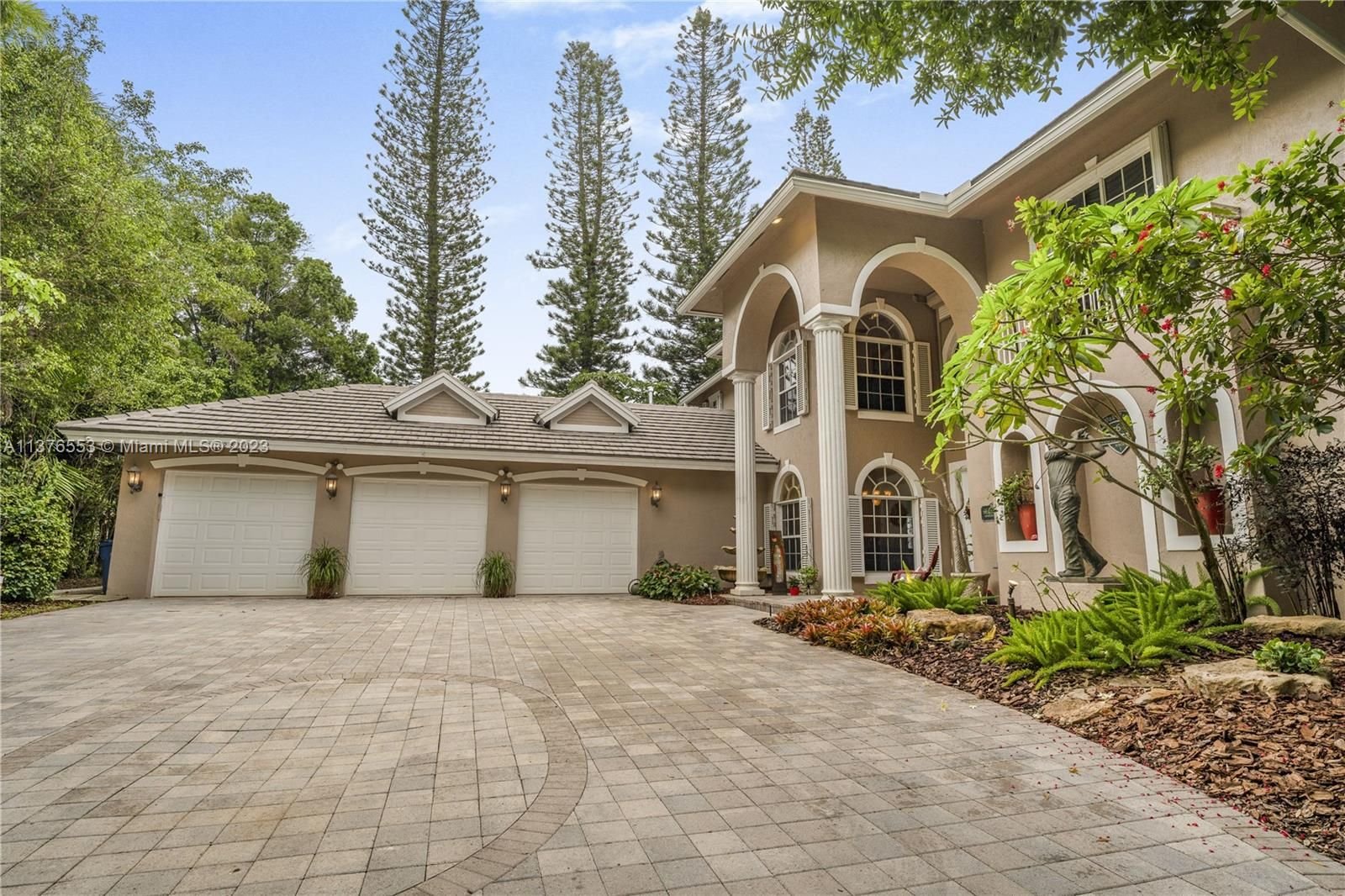 Real estate property located at 2850 Oak Tree Ct, Broward County, Oakland Park, FL