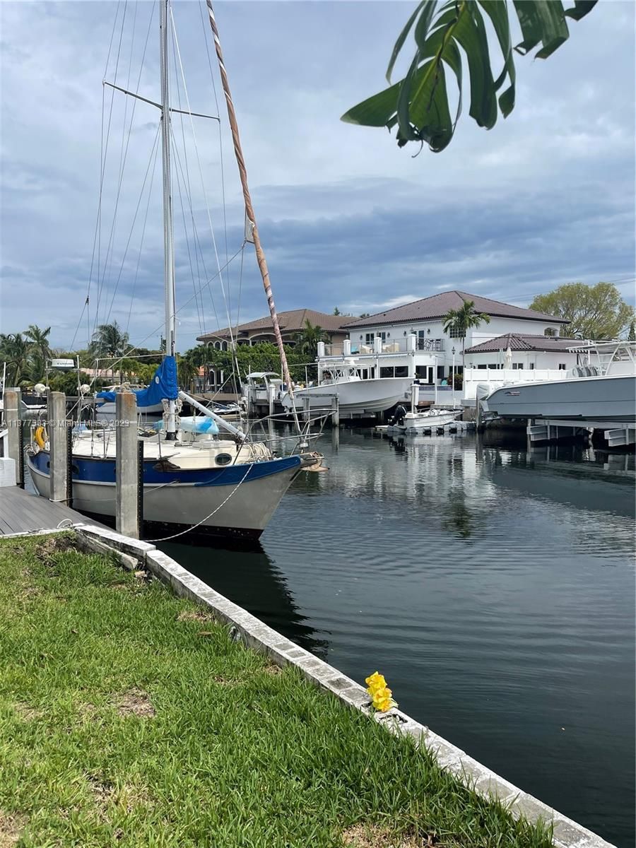 Real estate property located at 2060 Hibiscus Dr, Miami-Dade County, North Miami, FL