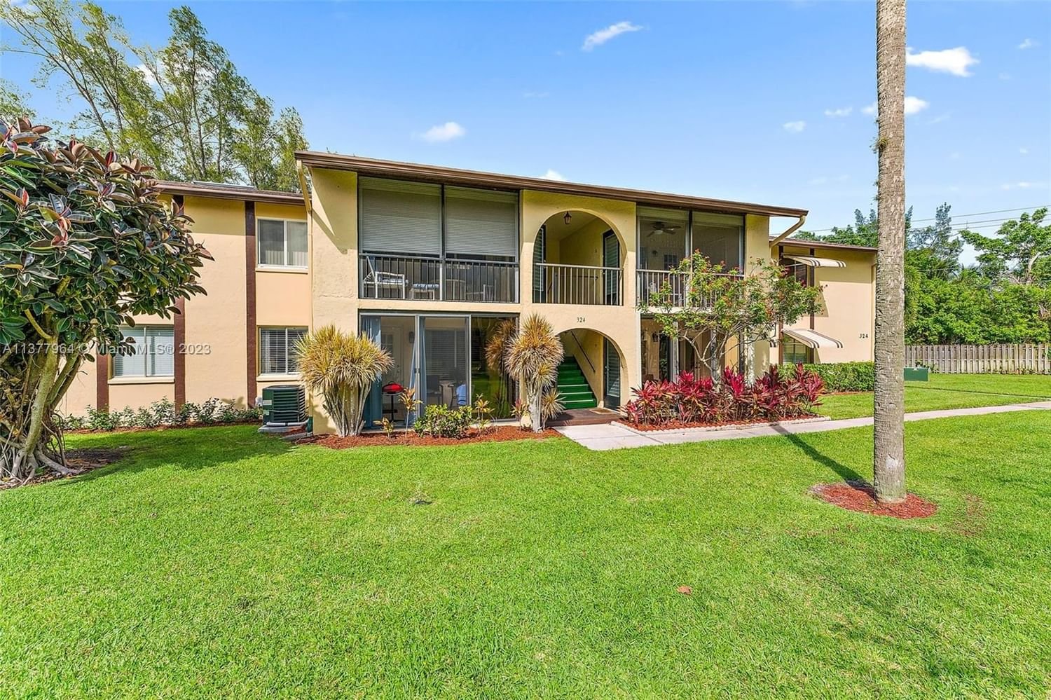 Real estate property located at 324 Pine Ridge Cir A-2, Palm Beach County, Green Acres, FL