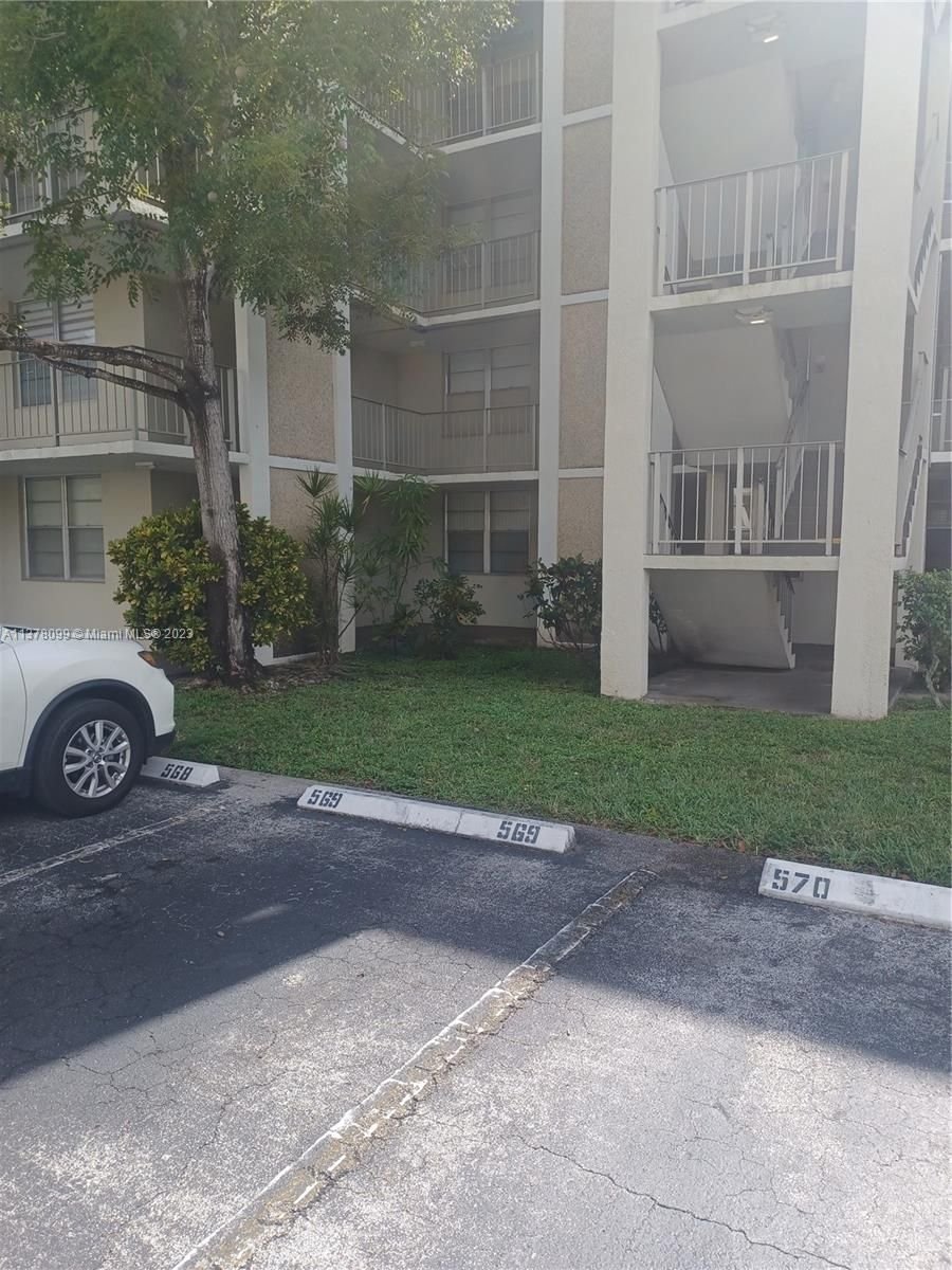 Real estate property located at 2999 48th Ave #340, Broward County, Lauderdale Lakes, FL