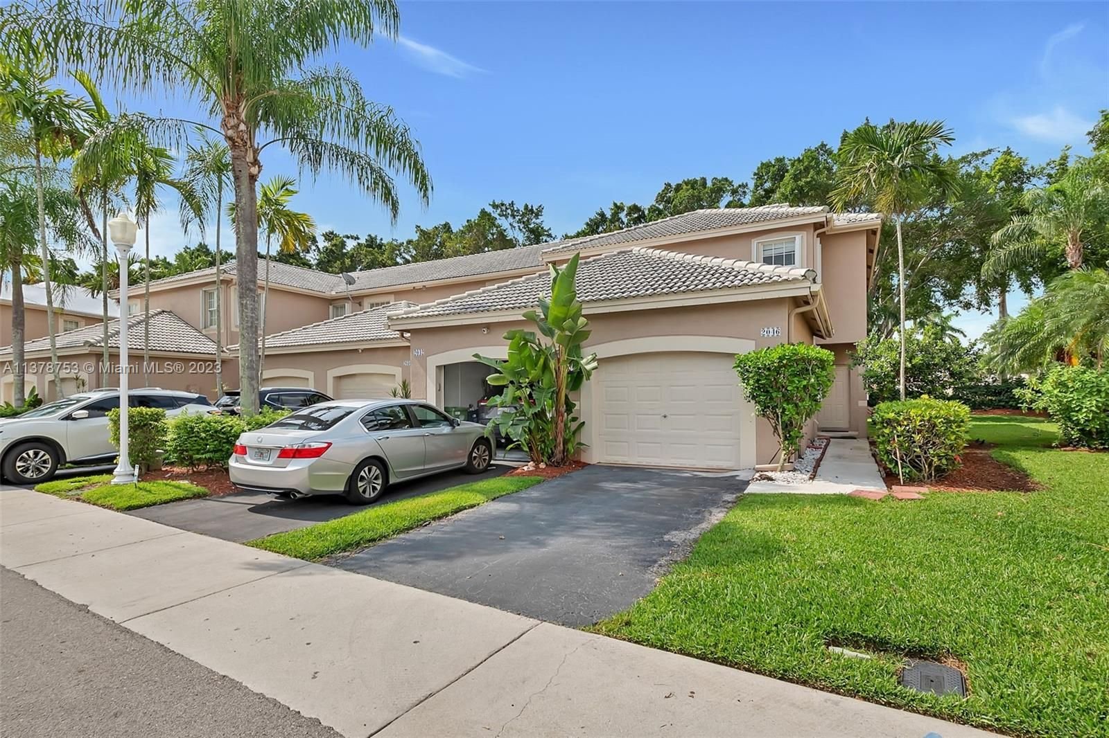 Real estate property located at 2046 Madeira Dr, Broward County, Weston, FL