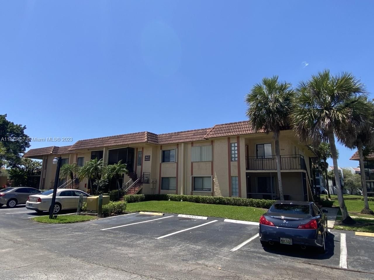 Real estate property located at 170 Lakeview Dr #203, Broward County, Weston, FL