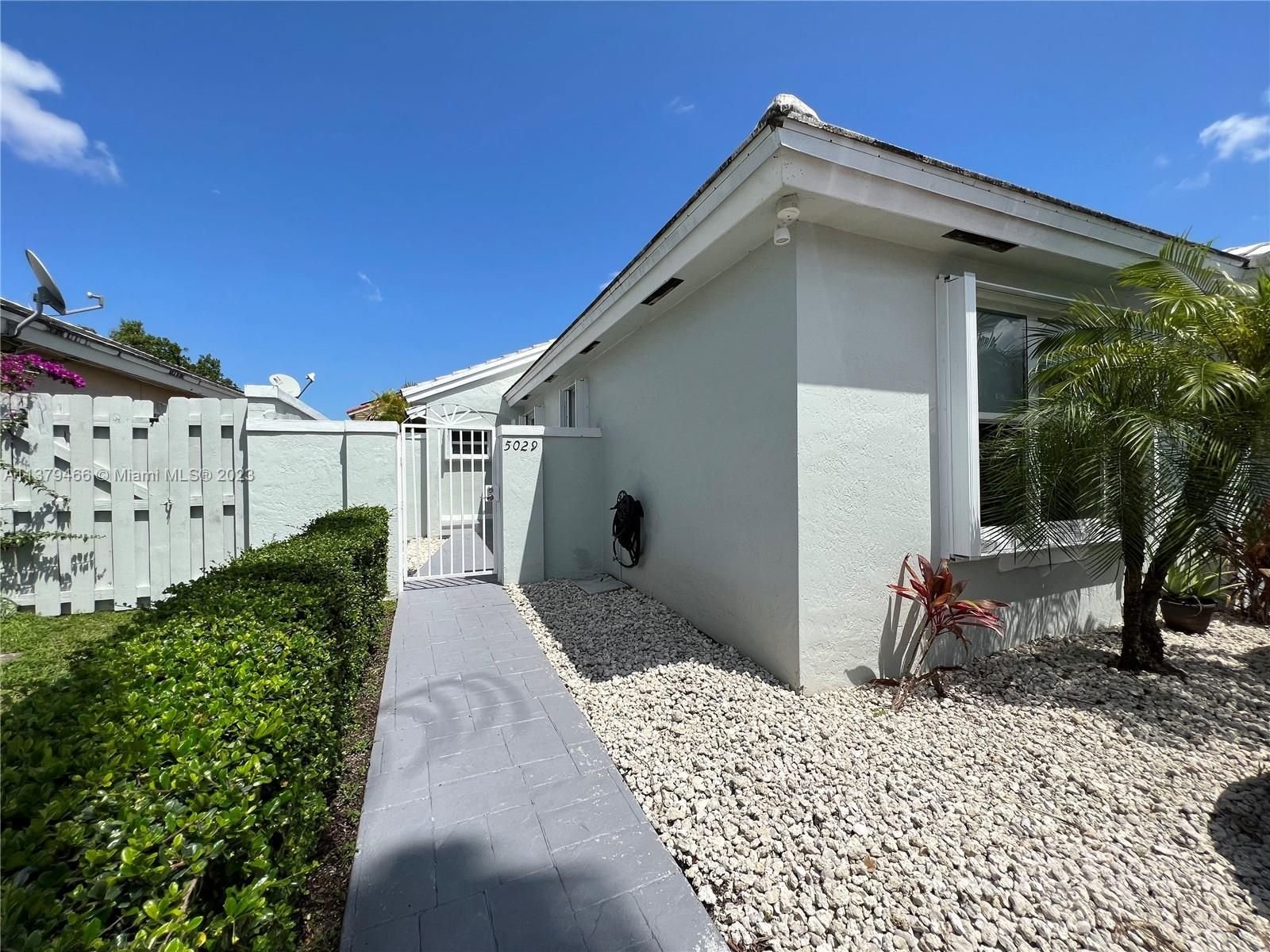 Real estate property located at 5029 154th Pl, Miami-Dade County, Miami, FL
